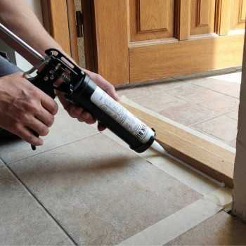 Klej do listew podłogowych ATK 812