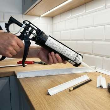 Klej do listew wykończeniowych ATK 812