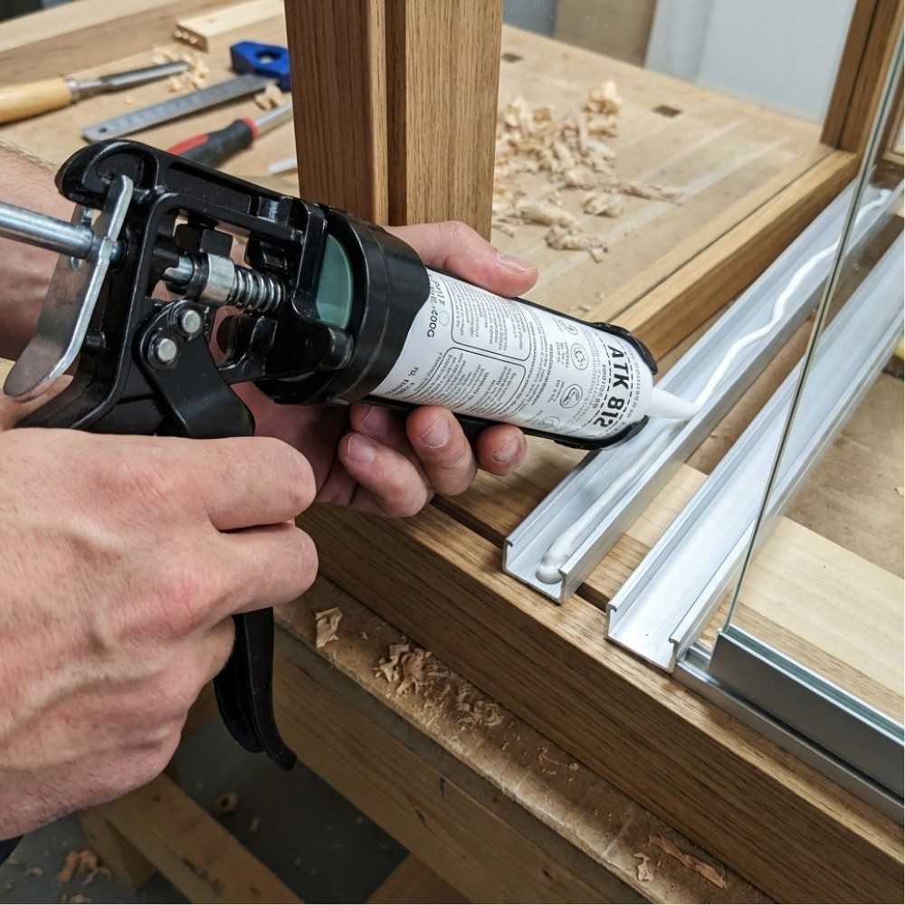 Klej do profili aluminiowych ATK 812