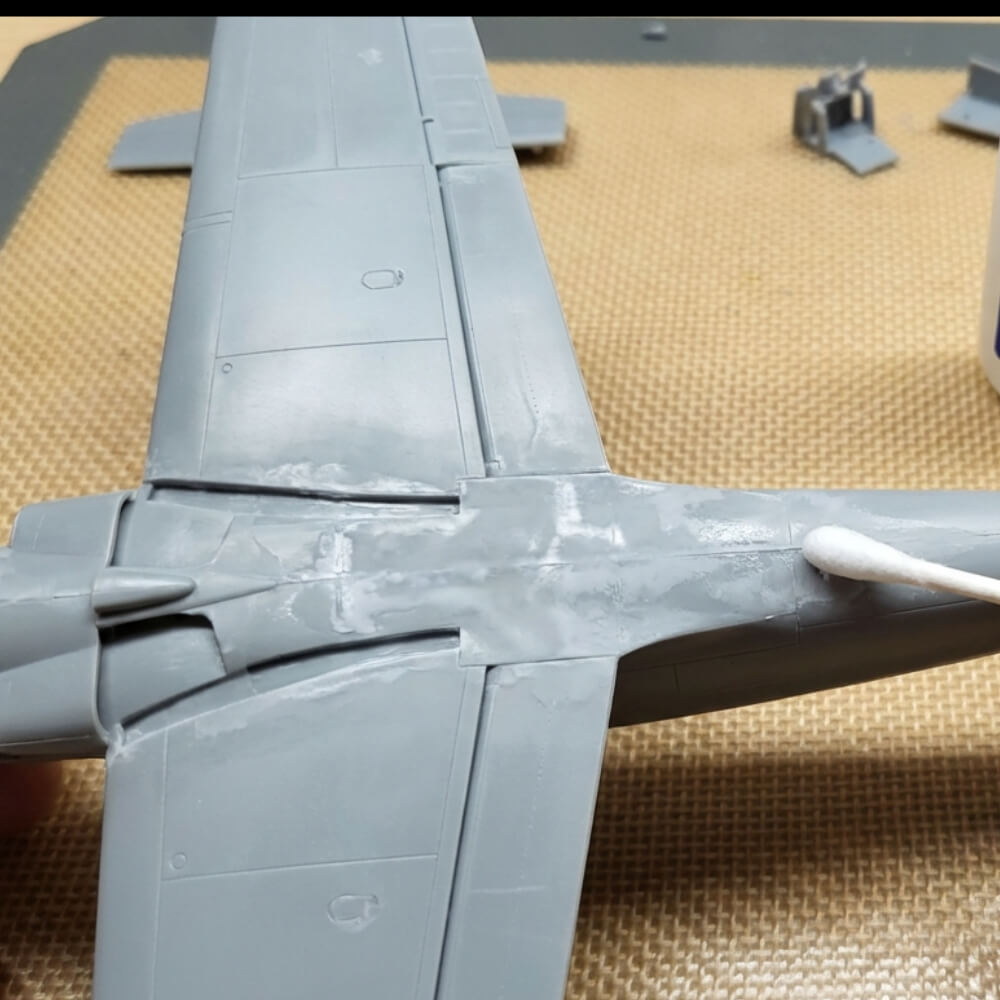 usuwanie-białego-nalotu-po-kleju-cyjanoakrylowym